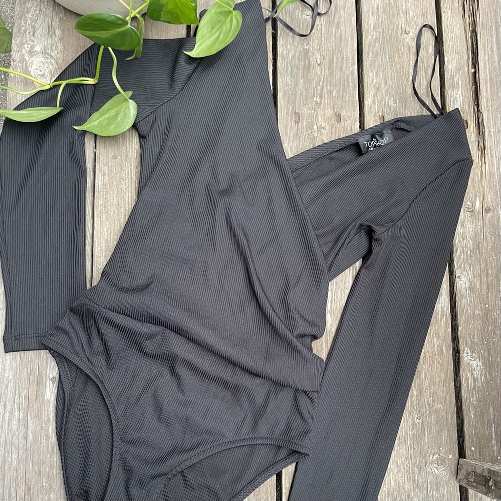 Topshop PETITE | black longsleeve rib bodysuit